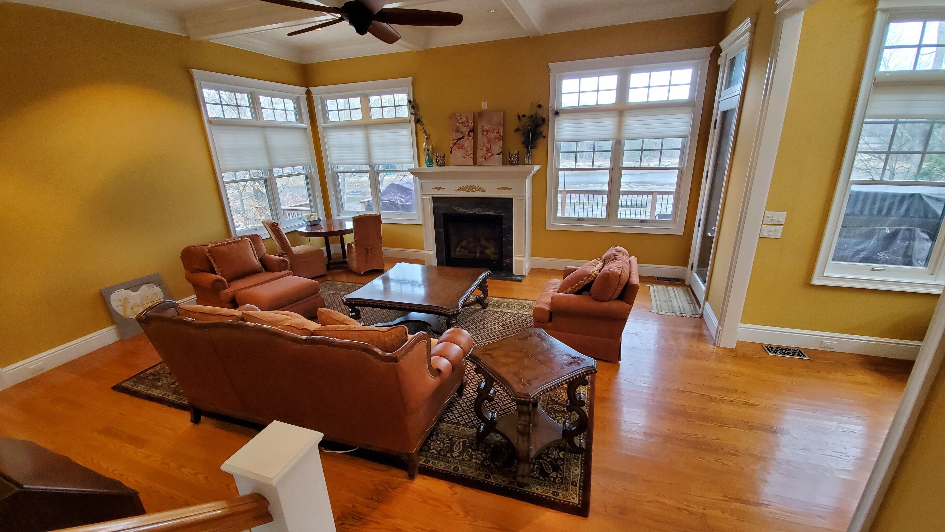 Lakefront Luxury Mansion in HideOut