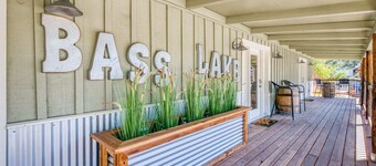 Cottage Like Suite With Private Hot Tub