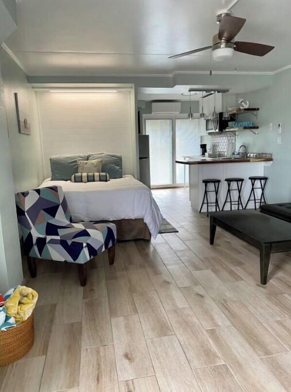 アイロン / アイロン台、旅行用ベビーベッド、WiFi (無料)、ベッドシーツ