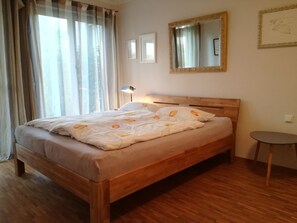 1 chambre, lit parapluie, draps fournis