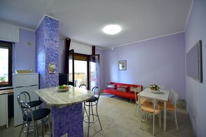 Interior - Independent sea view apartment (Gallipoli)