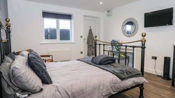 Cottage | 1 bedroom, individually decorated, individually furnished, free WiFi