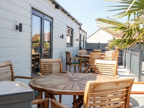 Cottage | Balcony - Chalet 4 (Malton)