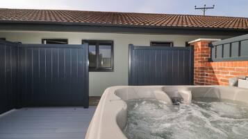 Cottage | Property grounds