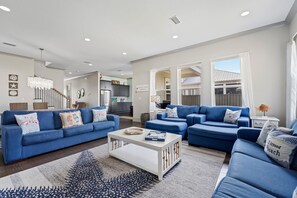 House, Multiple Beds (Flamingeaux Beach* S 4BR 4.5 BA 14) | Living room