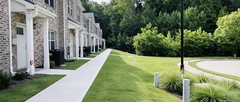 المنطقة المحيطة بالمنشأة