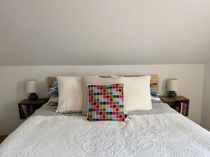 4 Schlafzimmer, Schreibtisch, WLAN