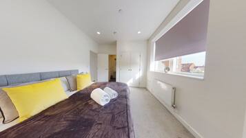 2 bedrooms, iron/ironing board, free WiFi
