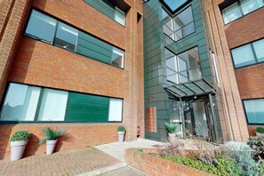 Exterior - Luxury Apartment - Town Centre North Stevenage (Stevenage)