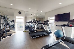 Fitness facility - Luxury Apartment - Town Centre North Stevenage (Stevenage)