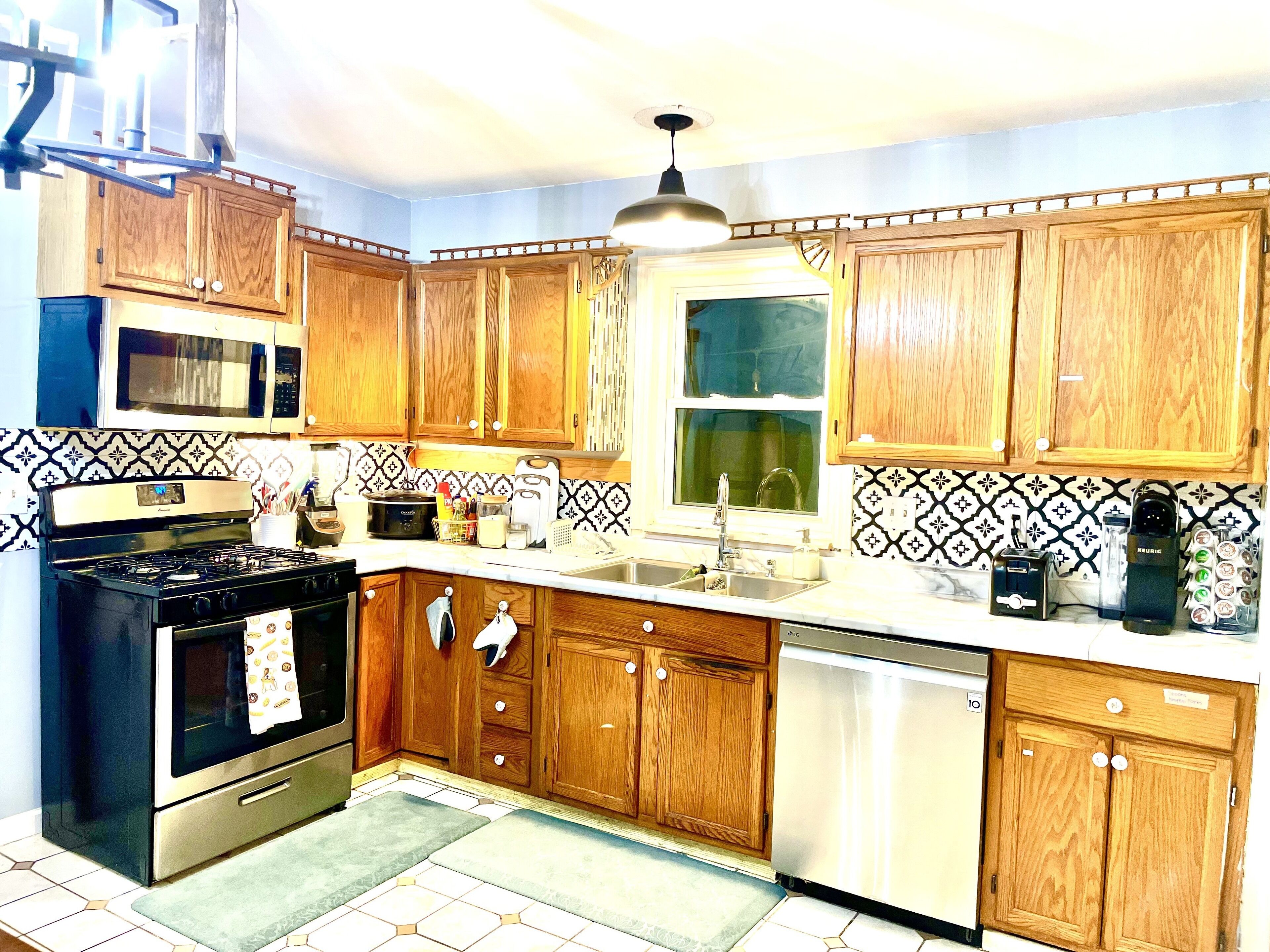 Cheerful residential house with all yours needs.