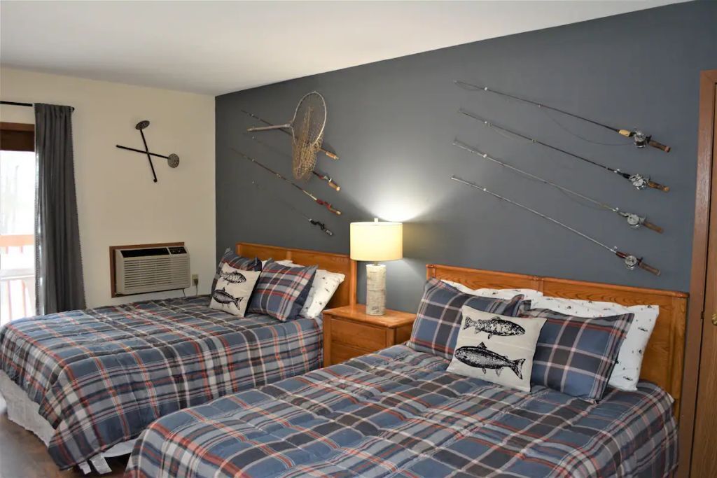 Birch Point Resort Condo #19 - Nelson Lake, Hayward