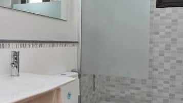 Standard Studio | Bathroom