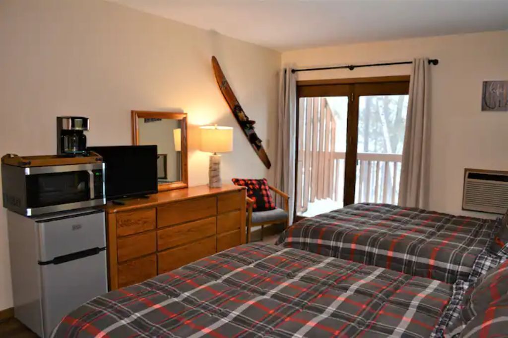 Birch Point Resort Condo #21 - Nelson Lake, Hayward