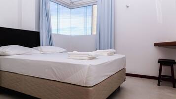 Escritorio y acceso para silla de ruedas