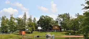 Birch Point Resort Condo #18 - Nelson Lake, Hayward