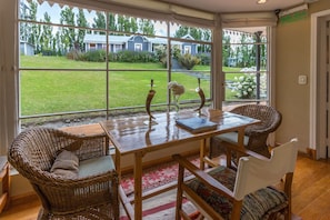 Gallery Double or Twin Room, 1 Bedroom, Kitchenette, Lake View | Living area