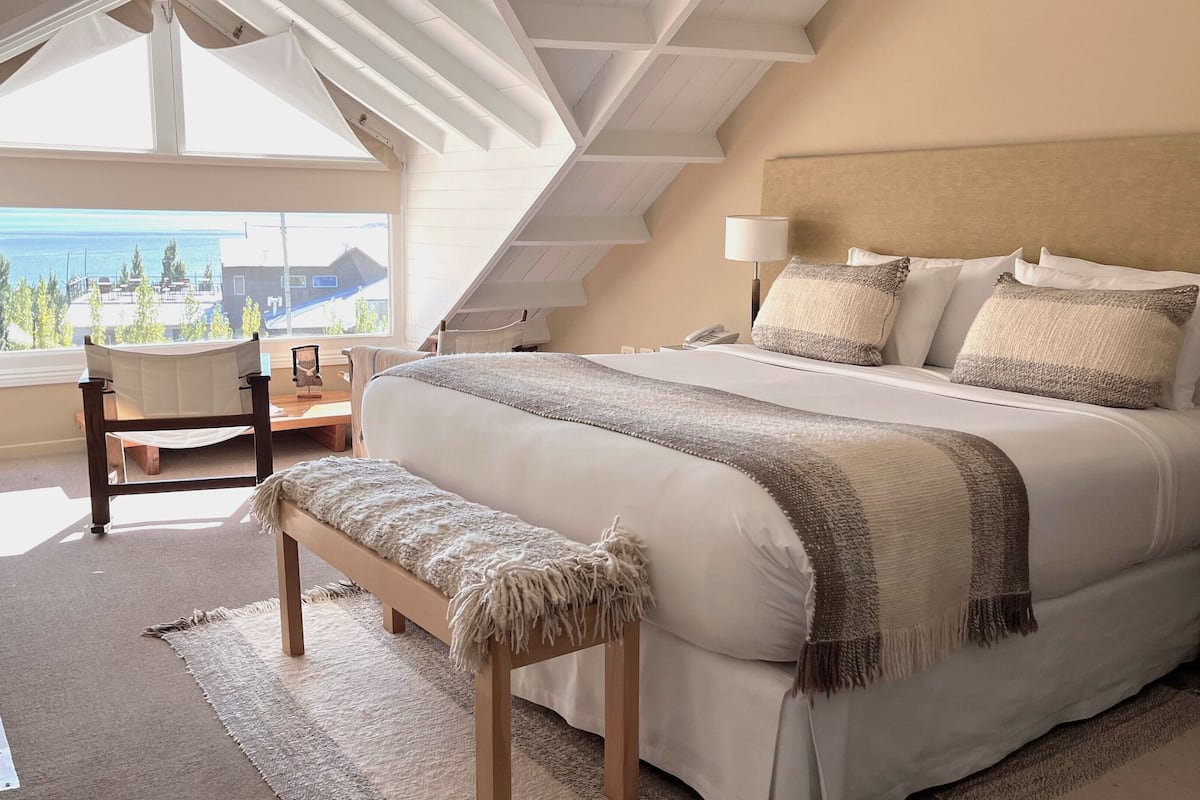 1 bedroom, Egyptian cotton sheets, premium bedding, minibar
