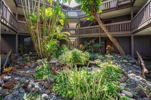 Property grounds - Hale Hui Kai 202 - Keawakapu Beach, Garden Views, Steps to the Beach, Split AC! (Kihei)