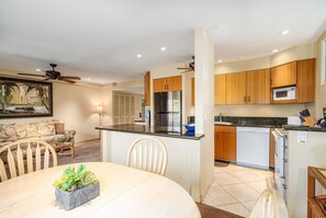 Interior - Hale Hui Kai 202 - Keawakapu Beach, Garden Views, Steps to the Beach, Split AC! (Kihei)