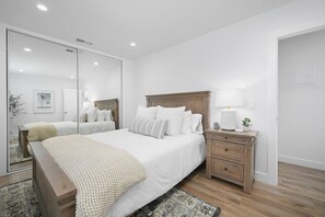 2 quartos, berço de viagem, Wi-Fi, roupa de cama