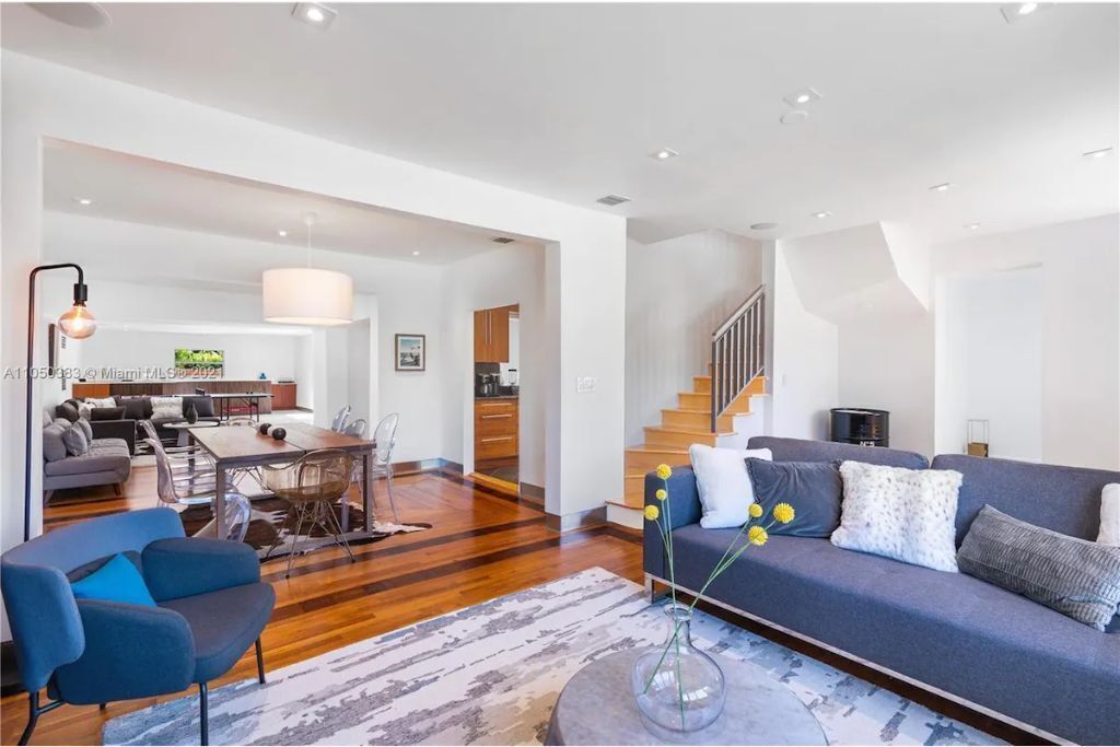 Stunning Waterfront Villa Makassar Miami