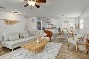 Smart TV, fireplace, table tennis