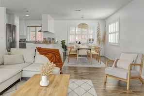 TV connectée, cheminée, table de tennis de table