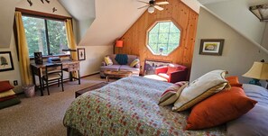 1 bedroom, desk, WiFi, bed sheets