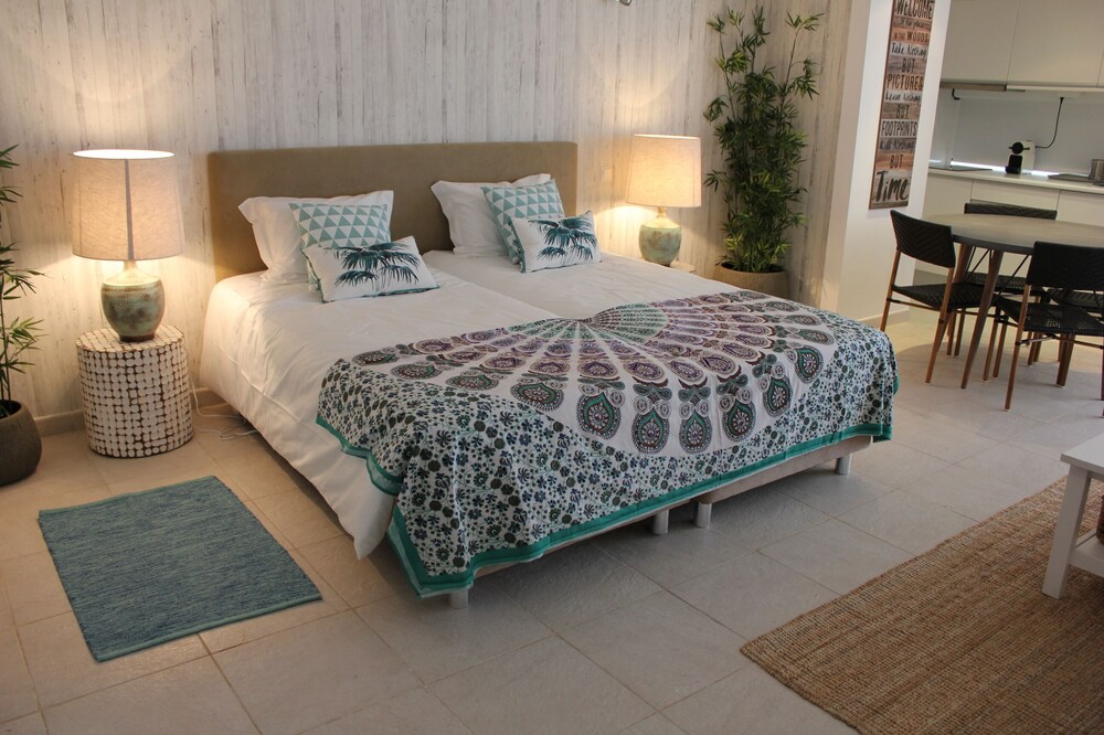 T0 Studio Sunset Plus Sea View (2 adults + 1 child)
