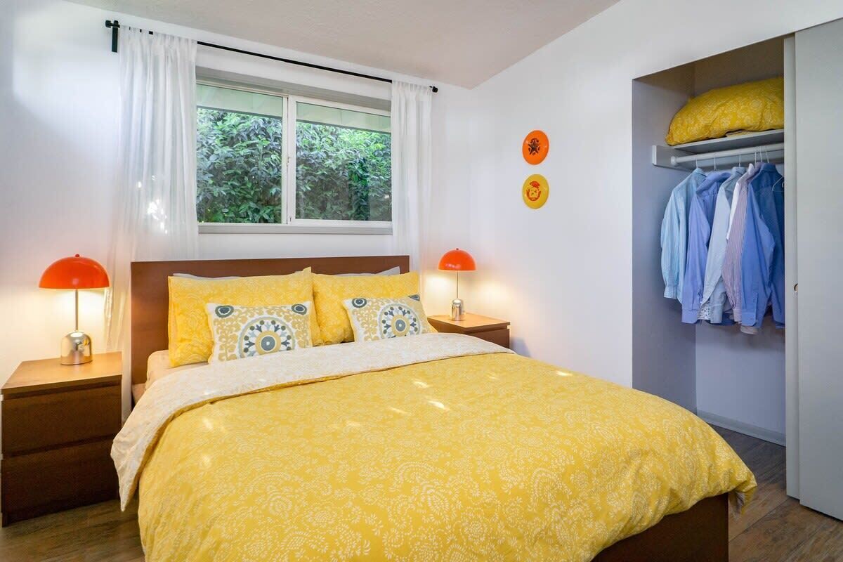 3 bedrooms, iron/ironing board, travel crib, WiFi