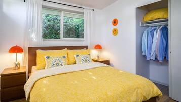 3 bedrooms, iron/ironing board, travel crib, WiFi