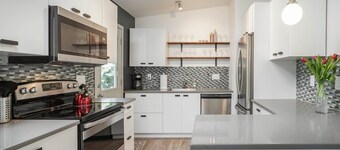 #StayinMyDistrict Modern Mid-Century Retreat