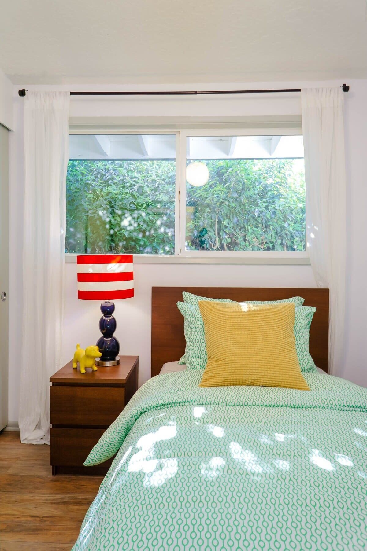 3 makuuhuonetta, silitysrauta/-lauta, vauvan matkasänky, Wi-Fi