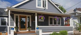 #StayInMyDistrict St Johns Walk to dining & shops