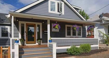 #StayInMyDistrict St Johns Walk to dining & shops