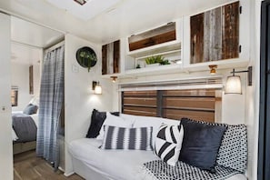 1 habitación, wifi y ropa de cama