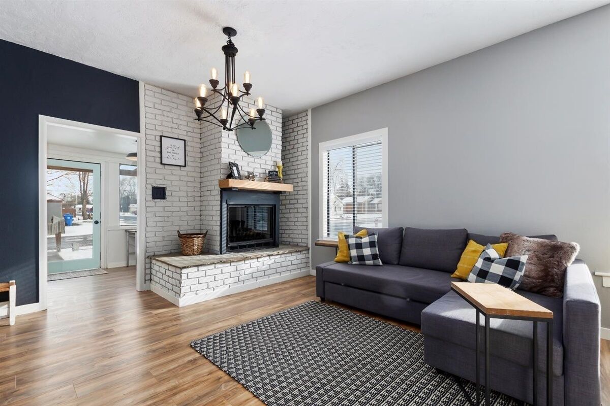 #StayinMyDistrict Twin Falls Bright Sunny Bungalow