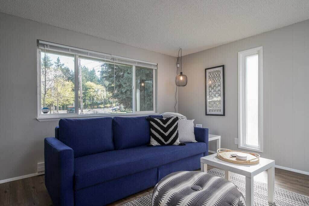 Televisión y oficina 