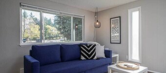 #StayInMyDistrict Vancouver Near Shopping & Dining