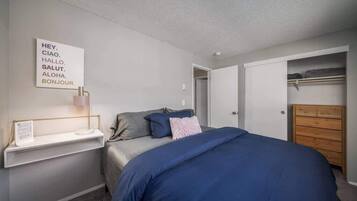 2 bedrooms, desk, iron/ironing board, travel crib