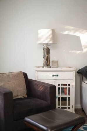 TV, caminetto, studio