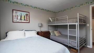 3 bedrooms, iron/ironing board, travel cot, WiFi