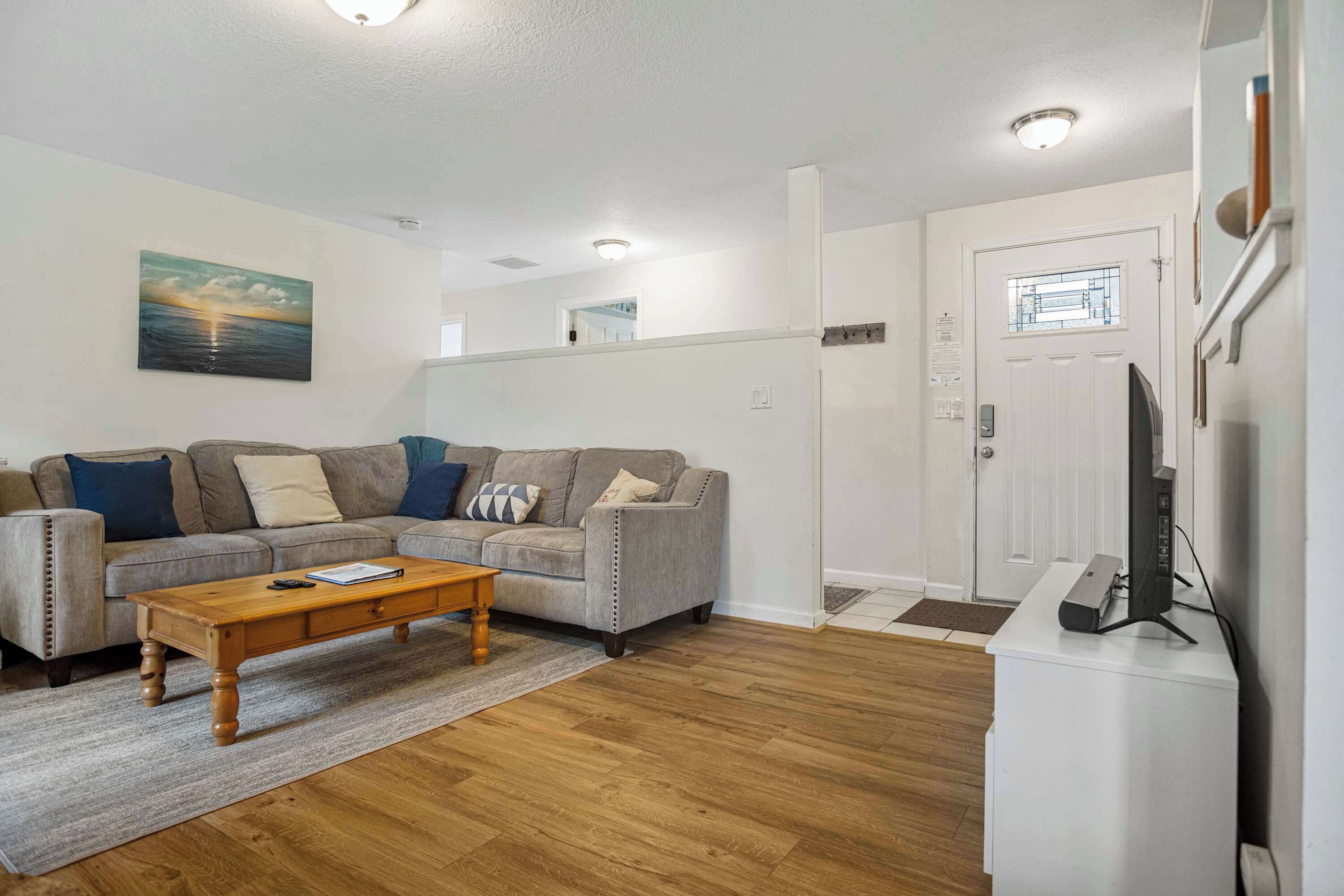 TV, lareira, escritórios