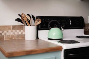 Fridge, microwave, oven, stovetop - #StayInMyDistrict Cozy Rockaway Beach Cottage (Rockaway Beach)