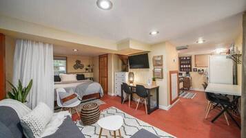 Desk, iron/ironing board, travel crib, WiFi