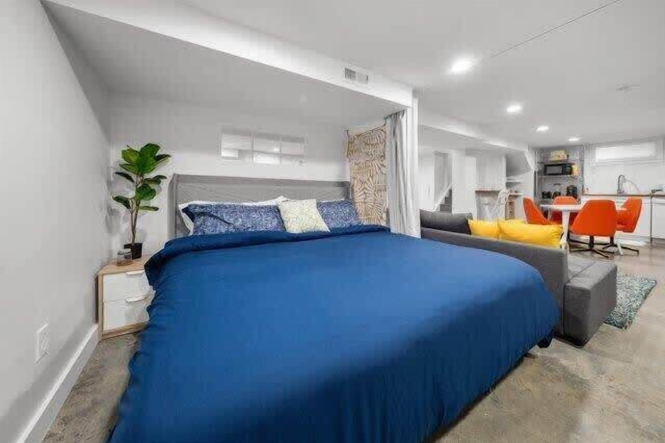 1 bedroom, iron/ironing board, travel crib, WiFi