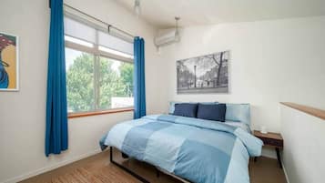 2 soverom, skrivebord, strykejern/-brett og wi-fi