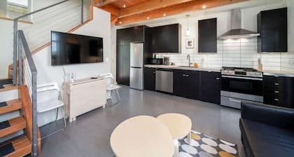 #StayinMyDistrict Buckman Open Loft-Style Townhome