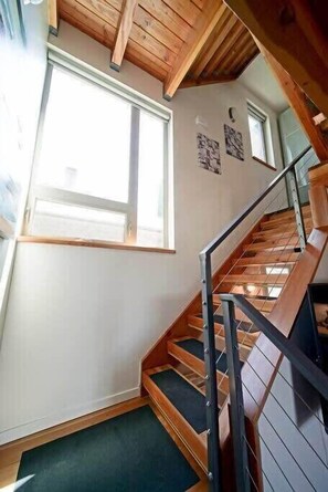 Interior - #StayinMyDistrict Buckman Open Loft-Style Townhome (Portland)